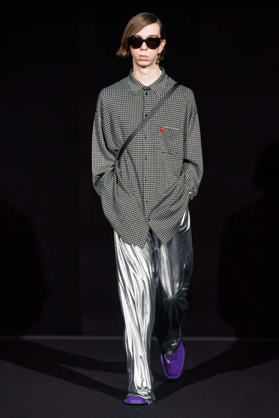 Look 94